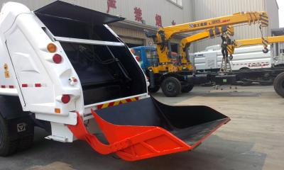 China Custom Detachable Rubbish Compactor Truck / Compressing Trucks for sale