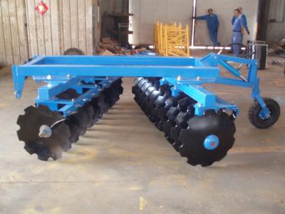 China Semi-Mounted Offset Disc Harrow For Crushing Clods After Tillage , Heavy-Duty for sale