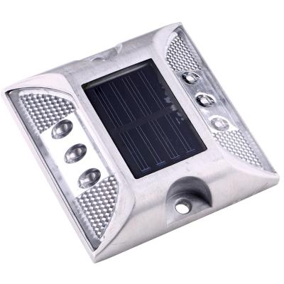 China High Efficiency 105mm IP68 Protect Solar Road Stud Light For Warning for sale