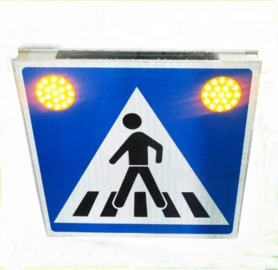 China 600mm High Visibility Solar Pedestrian Crossing Sign For Road Safety for sale