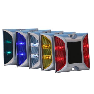 China High Luminous Intensity IP68 5000mcd Reflective Motorway Studs 5 Colors for sale