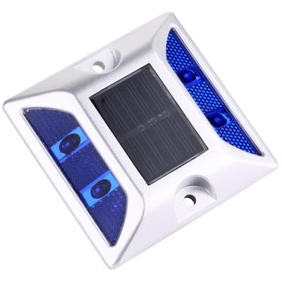 China Solar Charging Aluminum 800 Meters 115mm Blue Reflectors On Highway for sale