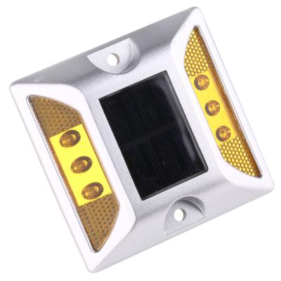 China Reflective Ddurable 1.2V 600MAH Solar Powered Road Studs Yellow for sale