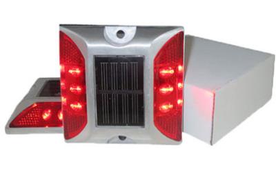 中国 IP68紫外線PCの友好的な交通安全のecoのための太陽道のスタッド600MAH 2V 100MA 販売のため