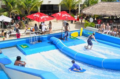 China Surfing Flowrider Water Ride , Extreme Sport Fun Ride for Water Attractions for sale