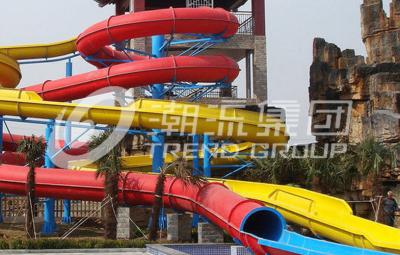 中国 熱い販売中国の水水公園のための注文の螺線形水スライド 販売のため