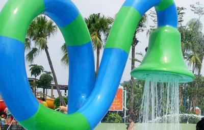 China Customized Size Spray Water Park Equipment Fiberglass Shower 2000*H2500 For Family Game for sale
