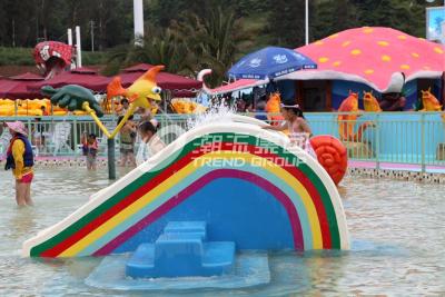China Corrediça pequena da ponte do arco-íris, corrediça do parque da água das crianças de Waterpark pequeno para crianças à venda