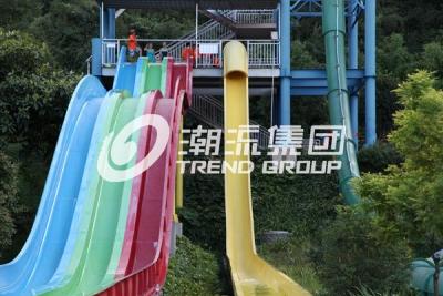 China Toboganes acuáticos de encargo del agua del artículo general del parque, tobogán acuático plástico adulto de alta velocidad para el parque de la aguamarina en venta