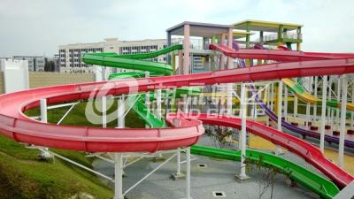 中国 巨大な屋外水公園のためのステンレス鋼の締める物FRPの螺線形水スライド 販売のため