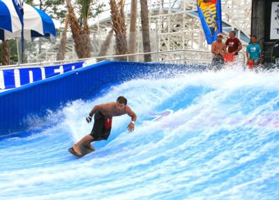 China Paseo del agua de Flowrider del juego de la aguamarina para el tobogán acuático de la fibra de vidrio del deporte que practica surf que anda en monopatín en venta
