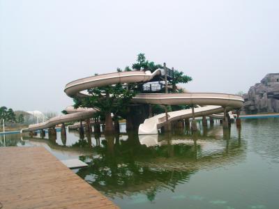 China Diapositiva del parque de la aguamarina, altura interior de los toboganes acuáticos los 6m de la fibra de vidrio del juego de la familia para el parque modificado para requisitos particulares del agua en venta
