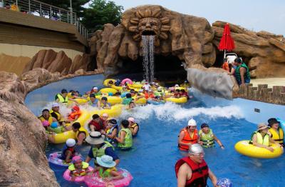 Chine L'amusement paresseux adapté aux besoins du client/fibre de verre de parc aquatique de rivière de grand parc aquatique glisse à vendre