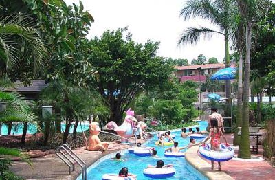 China Holiday Resorts Water Park Lazy River Outside Playground Equipment for Aqua Park for sale