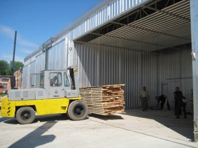 China Waterproof Wood Drying Kiln Kits , Drying Hardwood Lumber Lifting Sliding Door for sale