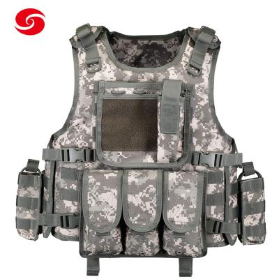 中国 Molle Pouches Camouflage Hunting Military Combat Vest Army Gears 販売のため