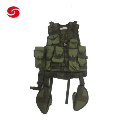 Cina                                  Olive Green Polyester Military Tactical Vest with Hydration Water Bladder              in vendita