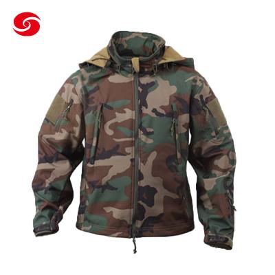 Китай Мягкая куртка раковины с закрытием молнии оборудования логотипа военным на открытом воздухе продается