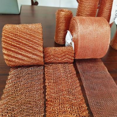 Cina High Purity Copper Knitted Wire Mesh Soft Cutting 4mm X 5mm Hole Diameter in vendita