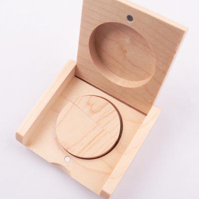 China Usdn 15MB/S 32GB 64GB 128GB Custom Wood Flash Drives With Maple Box for sale