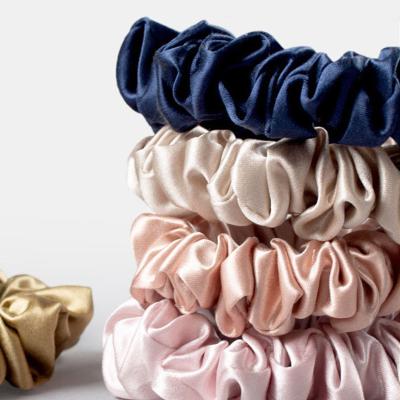 中国 Silk Scrunchies For Hair 100% Mulberry Silk Ties For Curly Hair Scrunchies Prevent Breakage 販売のため