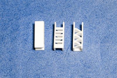 China High Sintering Alumina Custom Ceramic Parts Arc Splitter Shell For Contactor en venta