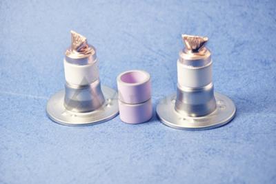 Китай Machinable изоляторы керамических материалов Al2O3 керамические электрические для магнетрона микроволны продается