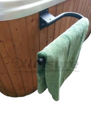 China Gancho barato de la toalla del balneario de 2020 nuevo accesorios del balneario en el color negro conveniente para el balneario cuadrado, tina caliente en venta