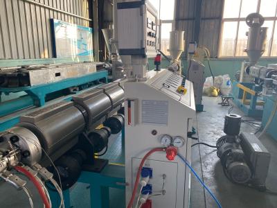 China 180-250kg/Hr PVC Pipe Making Machine Conical Twin Screw Extruder for sale