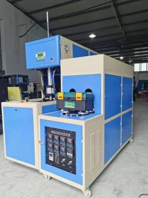 Chine 800-1500BPH PET Bottle Blowing Machine 18-24KW Heating Power 0.6-0.8MPa Air Pressure à vendre