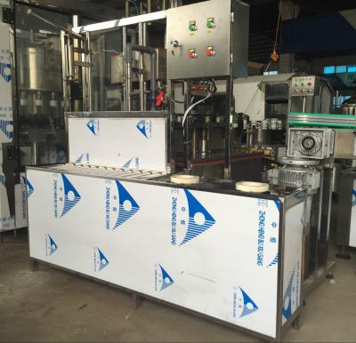 China Água de mineral 80BPH semiautomática de alta qualidade SS304 máquina de engarrafamento de 5 galões à venda
