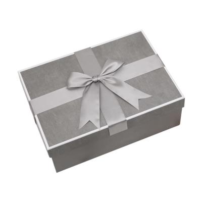 China Caja de regalo grande modificada para requisitos particulares del rectángulo del color de Pantone con las tapas, caja de regalo de la bufanda en venta
