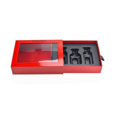 China 20*15*5cm Red Perfume Gift Boxes Black Stamping Logo With Black Ribbon for sale