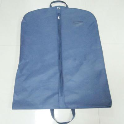 China Custom Hanging Suit Garment Bag Folding Breathable In Non Woven Fabric for sale