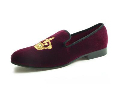 China Motif Mens Summer Loafers , Slip On Crown Embroidery Mens Velvet Slippers for sale