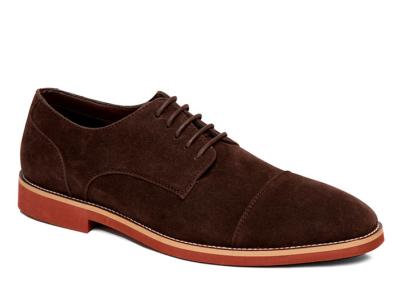 China Zapatos clásicos de cuero genuino, zapatos redondos, zapatos de conducción de suede marrón. en venta