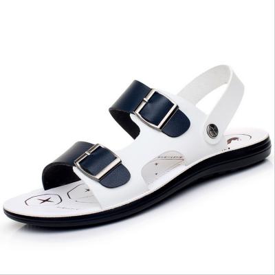 China Round Toe Handmade Leather Sandals Summer Men Beach Sandals Logo Customized for sale