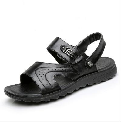 China Flat Handmade Leather Sandals Mens  Leisure Black Beach Sandals With Leather Upper for sale