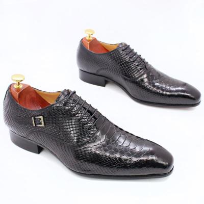 China Mens Patent Leather Shoes Low Heel Mens Pointed Toe Dress Shoes With Faux Snake Pattern for sale