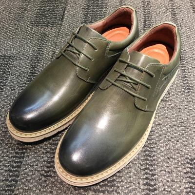 Chine Couleur blanche Suède cuir Hommes chaussures plates décontractées Sneakers lacets type de fermeture à vendre