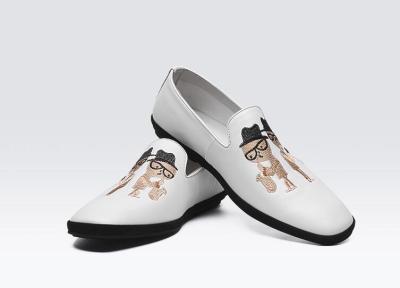 Chine Des loafers en cuir plat et doux peints à la main, des loafers à motifs imprimés pour hommes à vendre