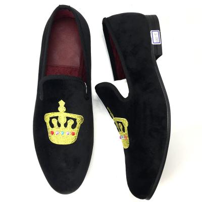 Китай Роскошные черные мужские бархатные туфли круглые пальцы дышащие для вечеринки / вечера продается