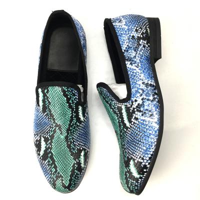 中国 エレガントなデザイン 蛇の皮 男性用ローファー 耐久性のある男用革の運転靴 販売のため