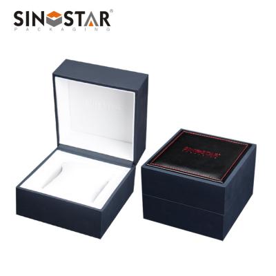 China Leather Watch Box with Soft Velvet Interior and Inside Material of Beige Lining Color en venta