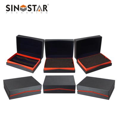 China Glossy Varnishing Plastic Watch Box with Core Material Plastic Durable and Long Lasting à venda