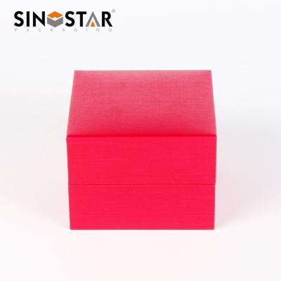 China Plastic Watch Box With Inside Material PU With Texture For Watch Storage And Display à venda