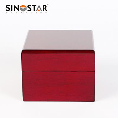 China OEM Order Acceptable from Wood Wooden Watch Box with Removable Watch Pillows à venda