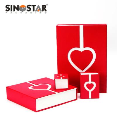 中国 Gift Box with No Waterproof Lid Closure Cardboard Paper Gift Box 販売のため