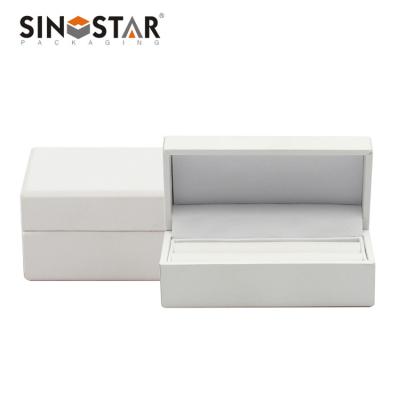 中国 Durable Wooden Jewelry Packaging Box with Recyclable Custom Order Accept and Eco-Friendly 販売のため