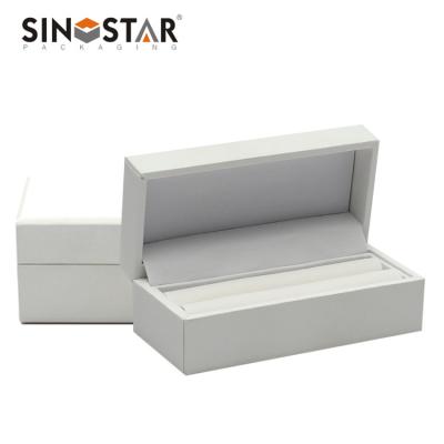 China Custom Order Wooden Jewelry Box with Multiple Compartments Pattern Customized Service à venda
